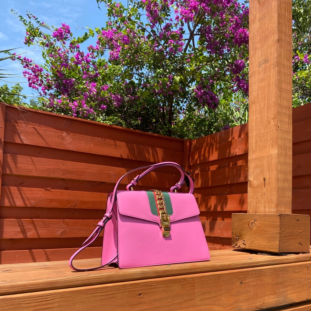 Authentic Gucci Hot Pink Sylvie 👛